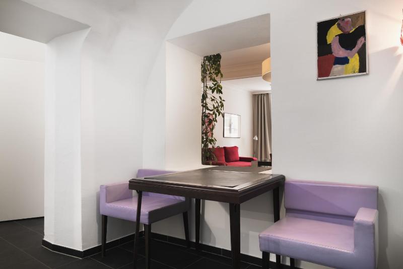 Apartment with City View image 3