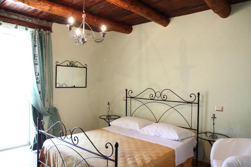 Double Room image 2