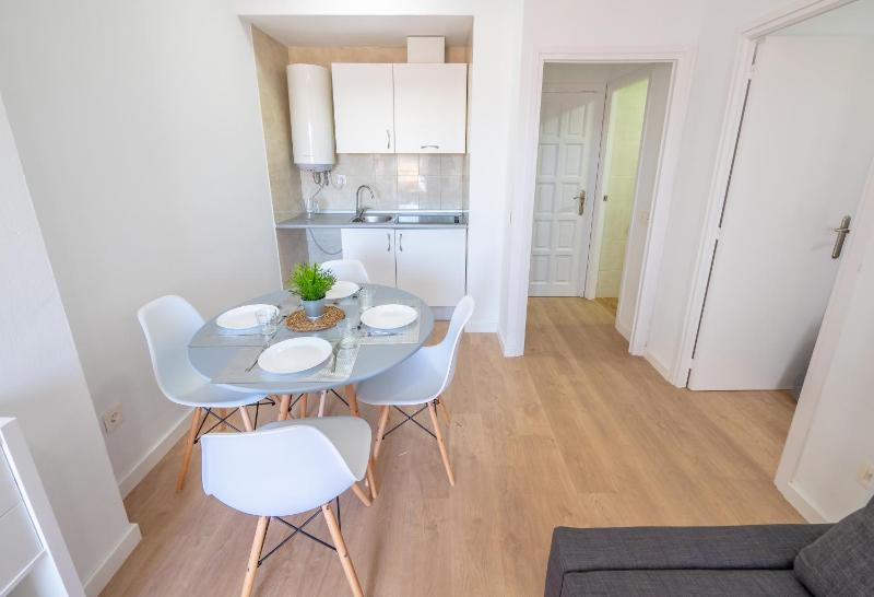 One-Bedroom Apartment image 3