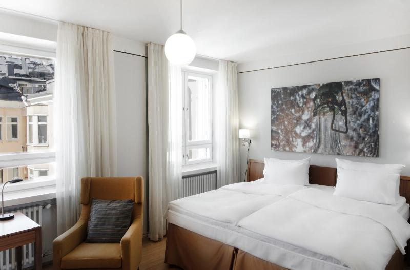 Guest Double or Twin Room image 4