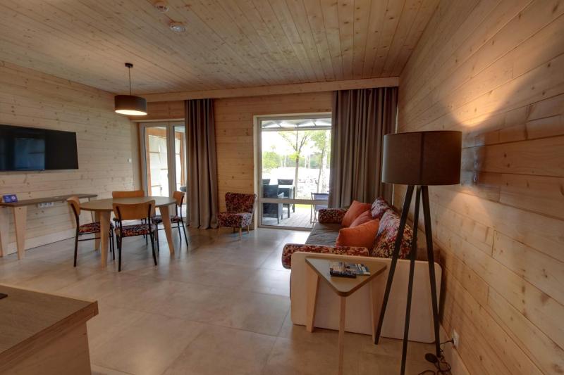 One-Bedroom Apartment with Marina View image 2