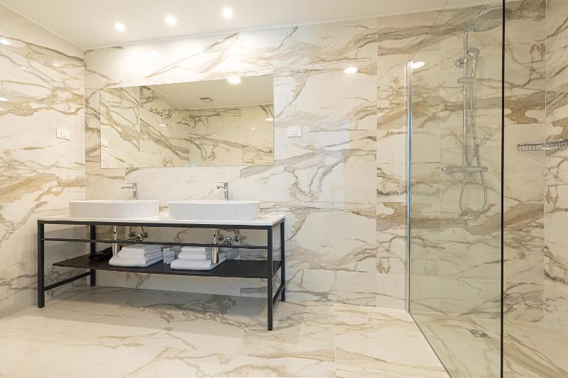 Royal Suite with Sea View image 3