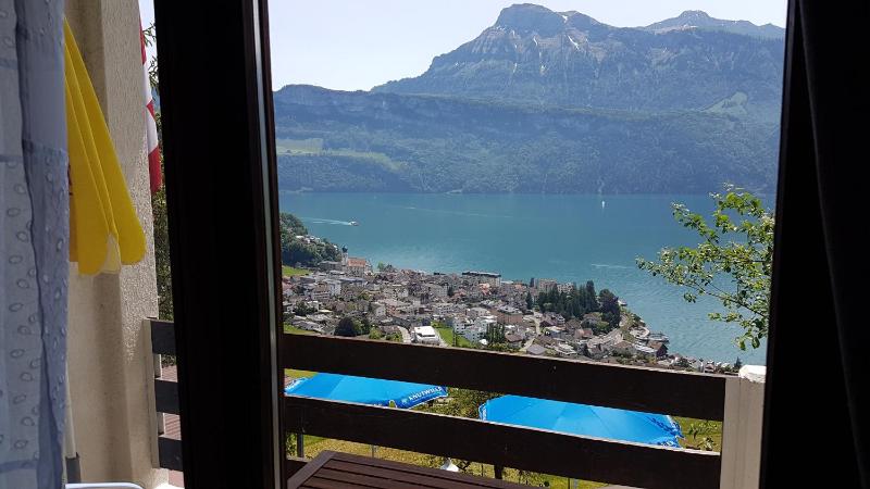 Deluxe Double Room with Balcony image 3