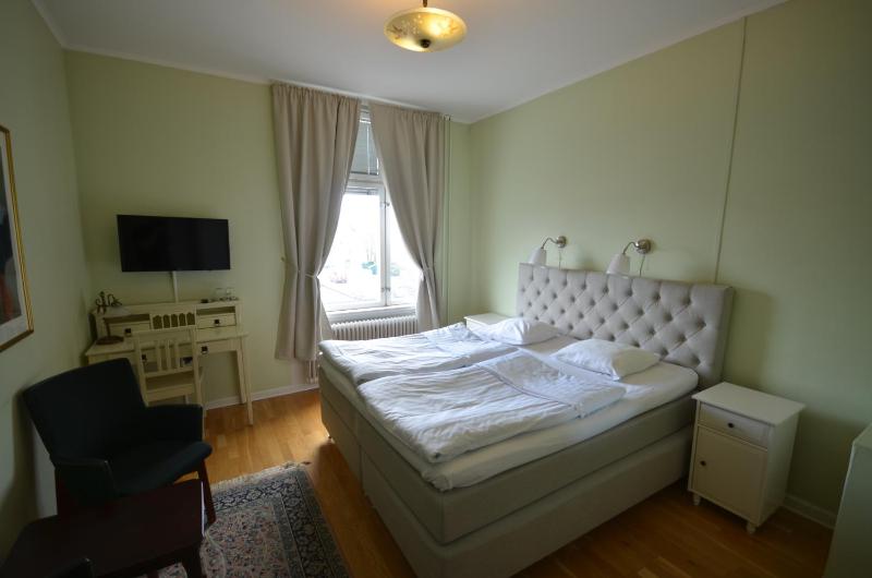 Standard Double Room image 2