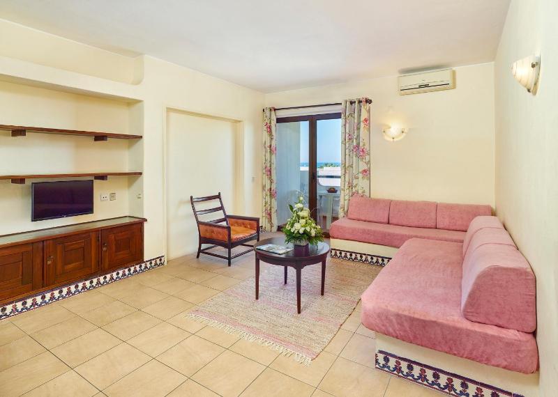 Two-Bedroom Apartment (6 Adults) image 4
