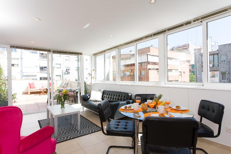 One-Bedroom Apartment image 3
