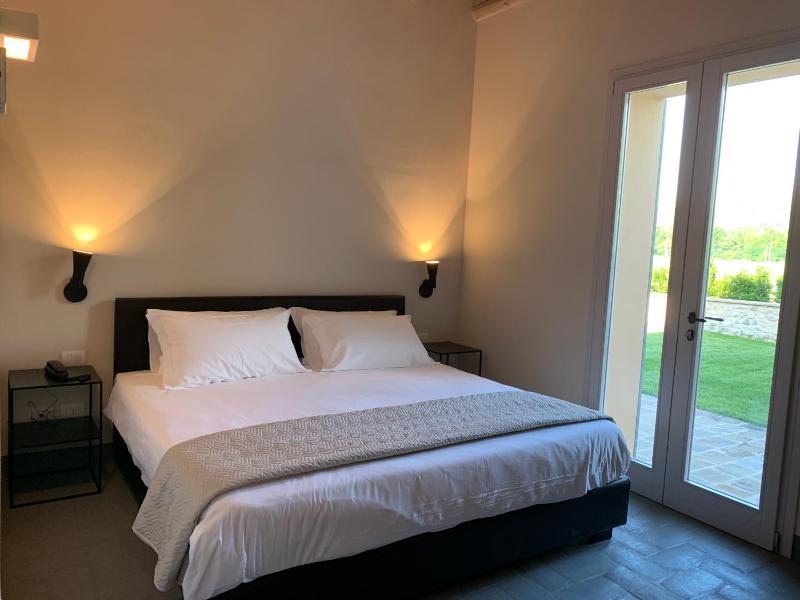 Standard King Room - Dependance image 3