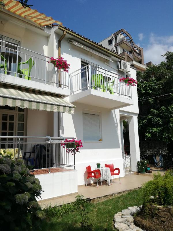 Guest House Vila Bak - image 1