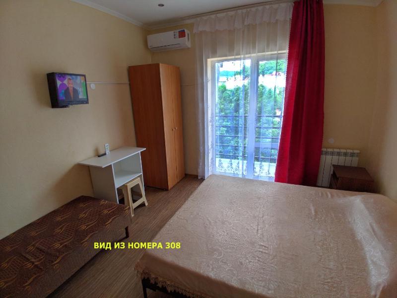 Double or Twin Room with Balcony image 3