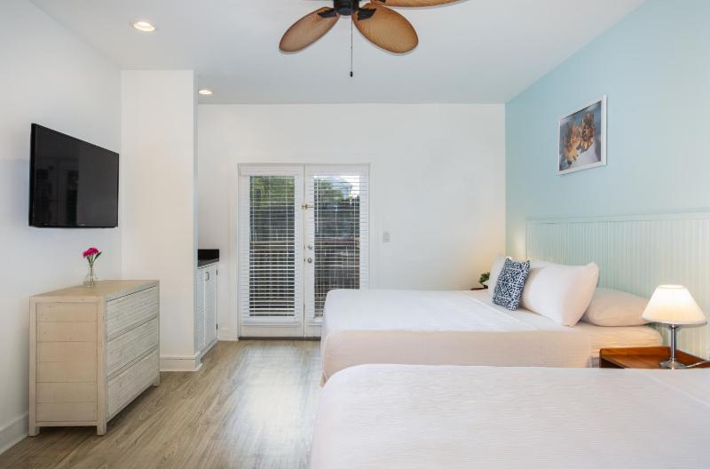 Cabana Deluxe King Suite image 4
