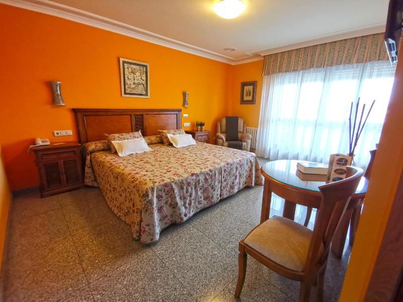 Superior Double Room with Balcony and View image 4