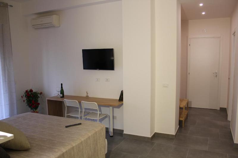 LA FINESTRA SUL PORTO - image 11