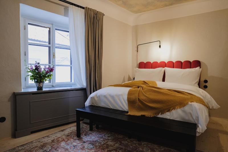 Double Room image 4