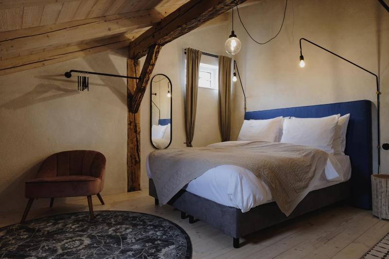 Deluxe Double Room image 3