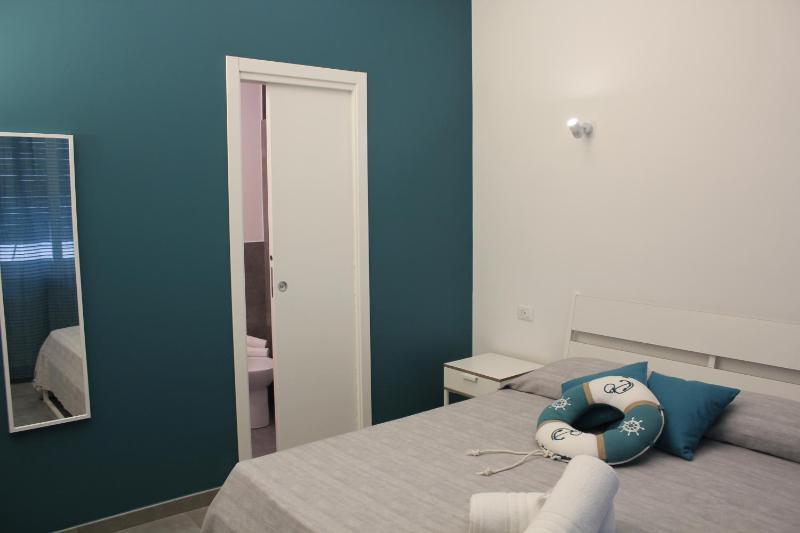 LA FINESTRA SUL PORTO - image 3