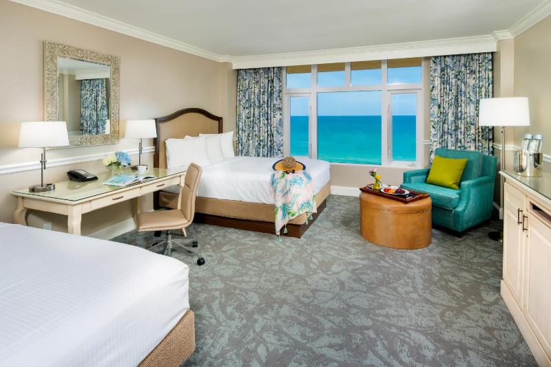 Quadruple Room with Sea View image 2
