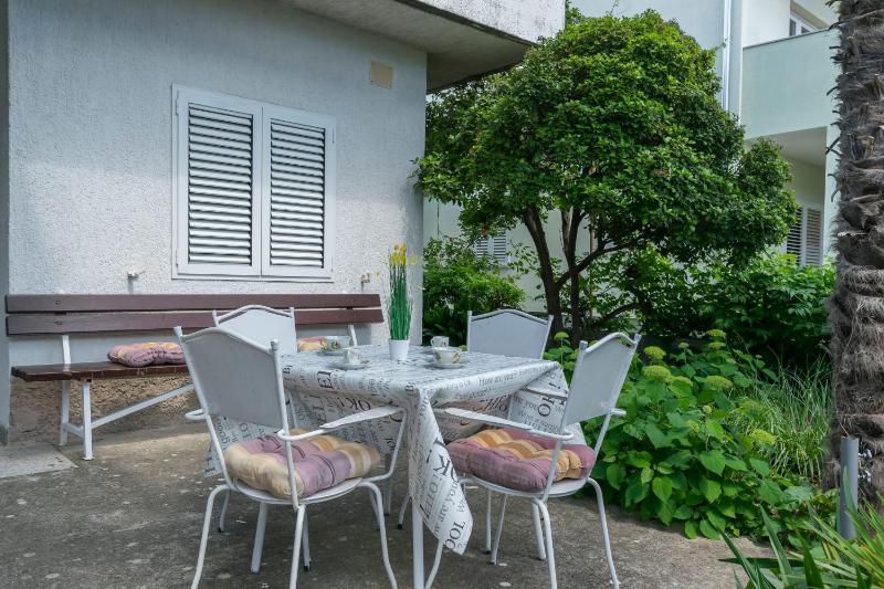 Apartments Miroslava - image 13