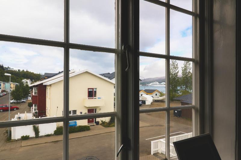 Three-Bedroom Apartment image 4