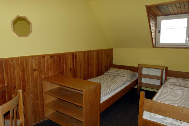 Twin Room with Shared Bathroom image 3