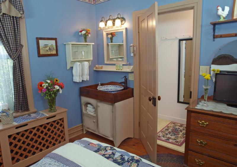 King Room image 3