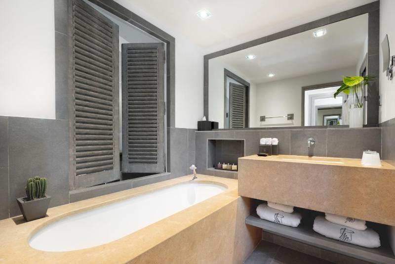 Superior Double or Twin Room image 4