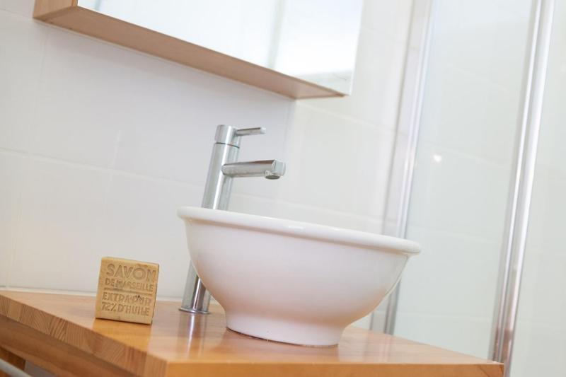 One-Bedroom Apartment image 3