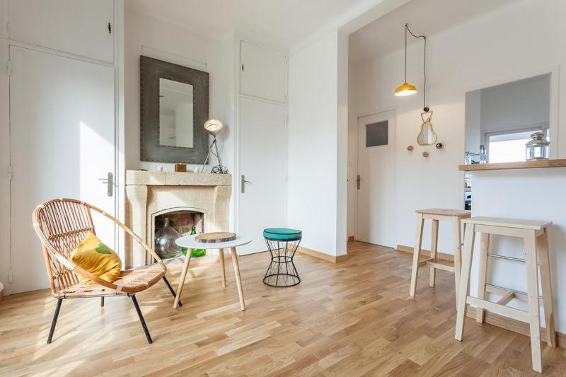 One-Bedroom Apartment image 2