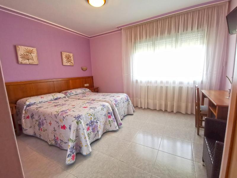 Twin Room with View image 3