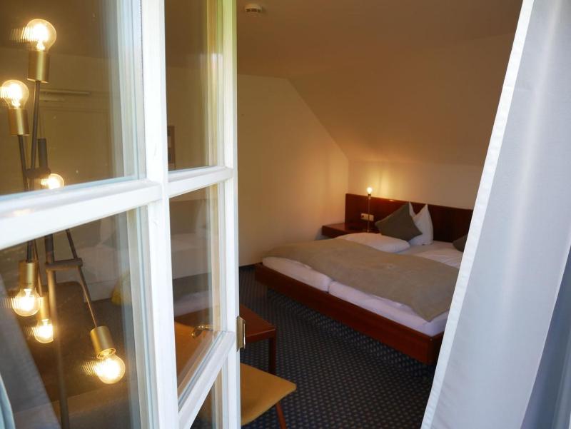 Double Room with Private Bathroom image 1