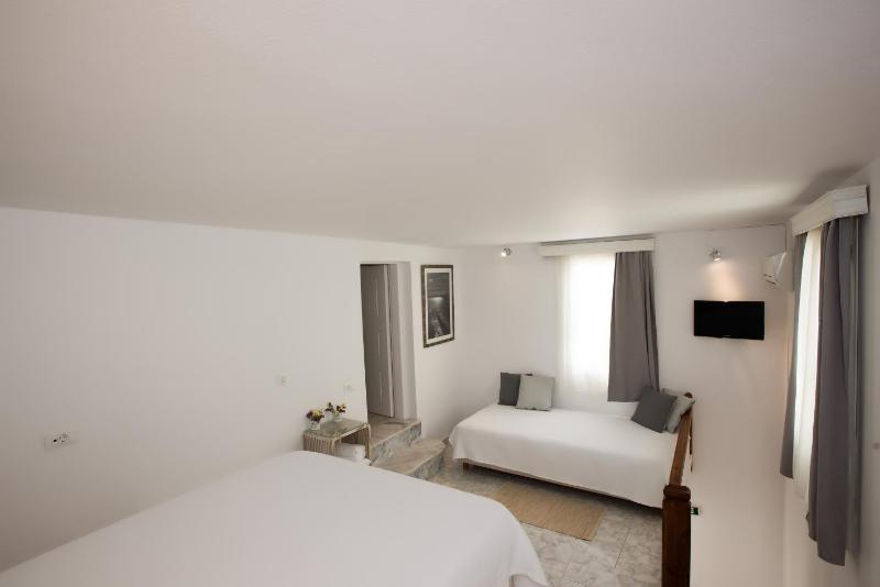 Suite with Sea View - Split Level image 4