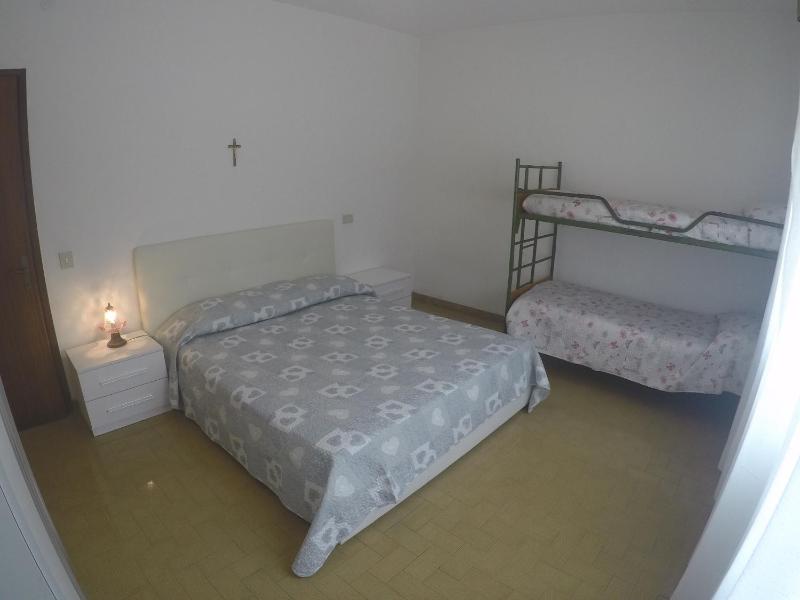 One-Bedroom Apartment image 3