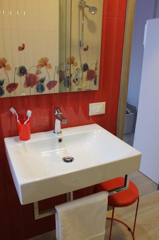Double Room image 3