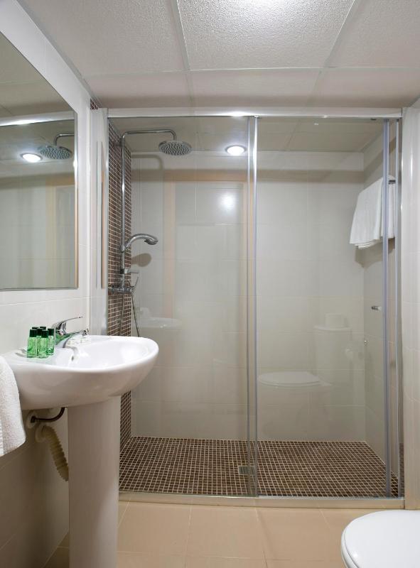 Standard Single Room image 4