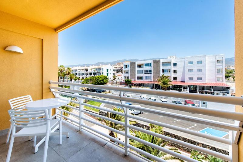 Apartment with Mountain View image 3