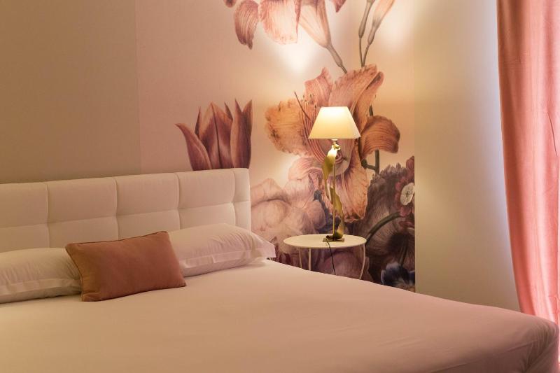 Single Room image 4