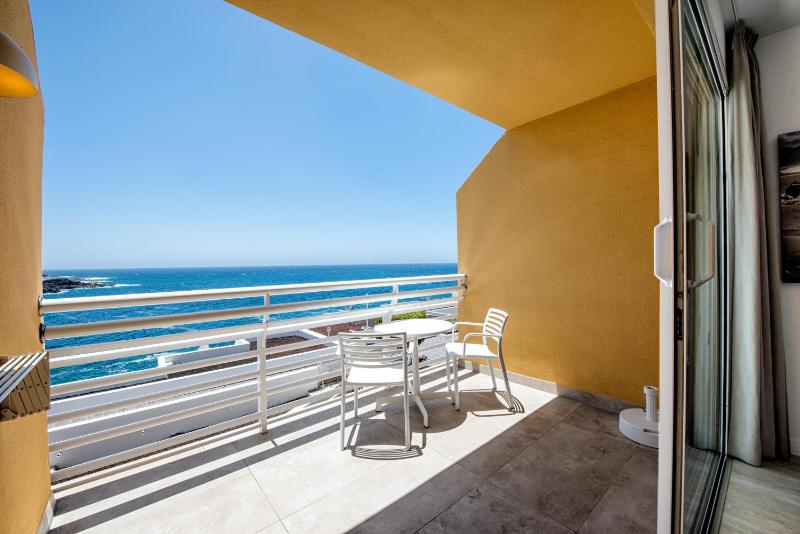 Studio with Sea View (1 Adult + 1 Child) image 4