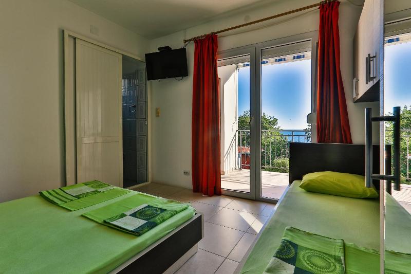Studio Apartment with Sea View image 2