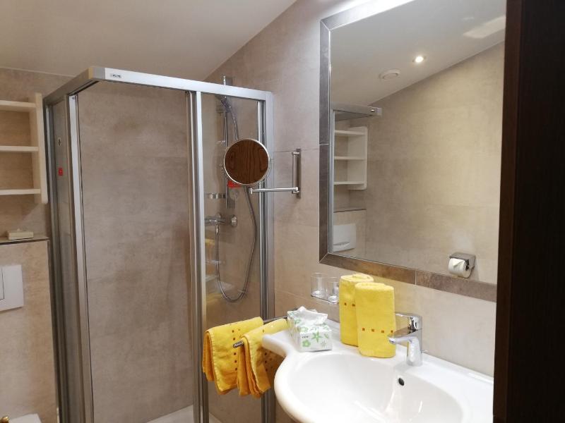 Junior Suite with Balcony image 2
