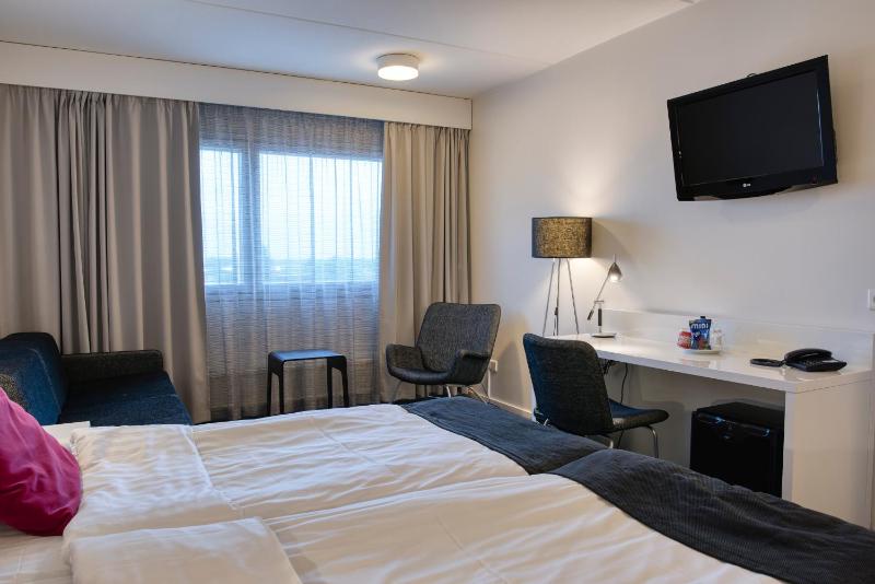Standard Single Room image 3