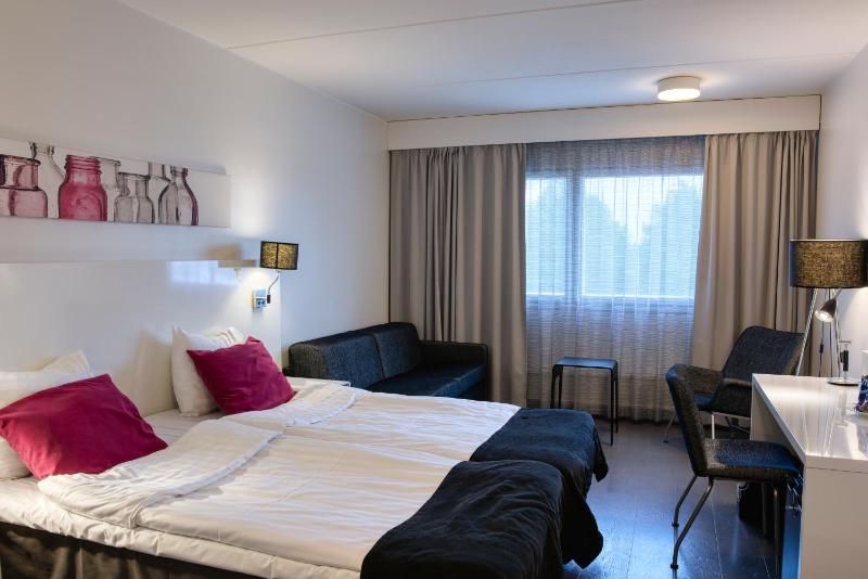 Standard Double or Twin Room image 3