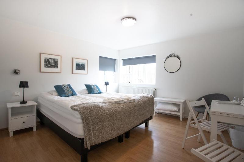Double or Twin Room with Shared Bathroom image 2