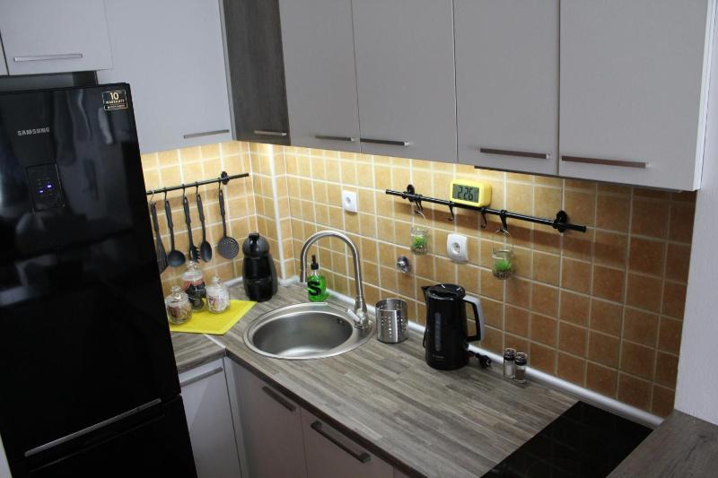 One-Bedroom Apartment image 1