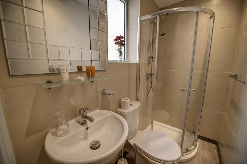 Standard Double or Twin Room image 2