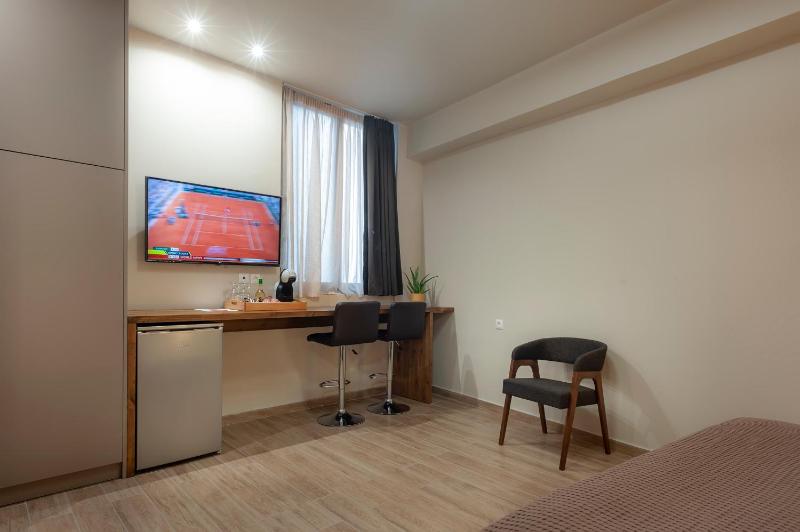 Deluxe Double or Twin Room image 2