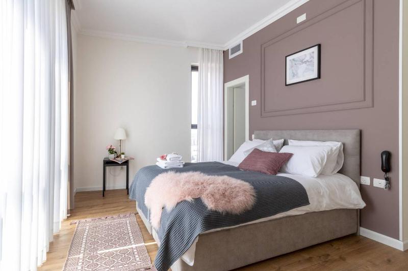 Magical 2BR/Parking with amazing view city center - image 5