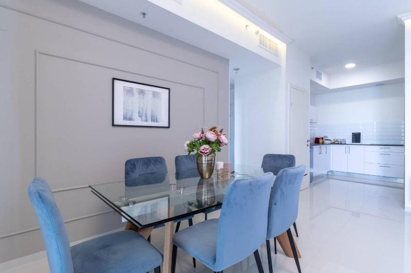 Magical 2BR/Parking with amazing view city center - image 12
