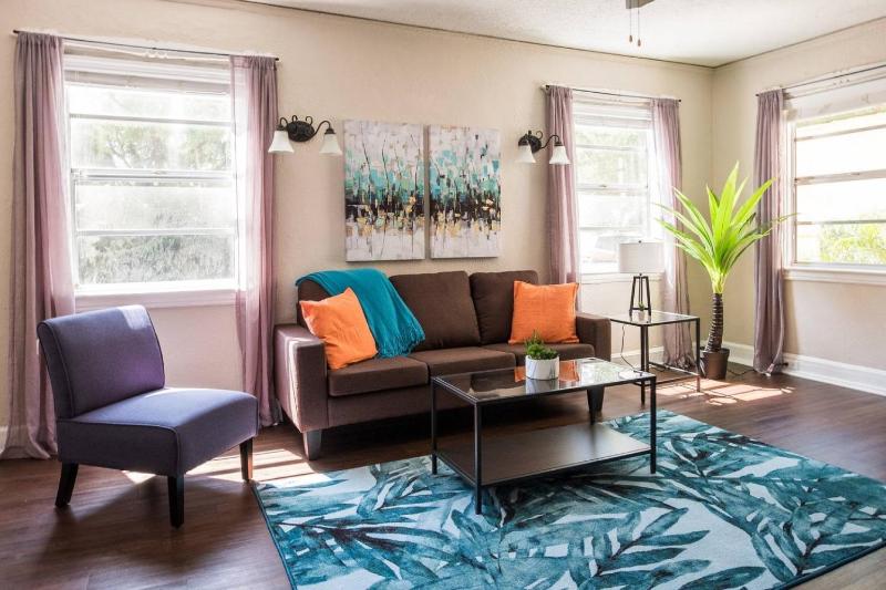 One-Bedroom Apartment image 2
