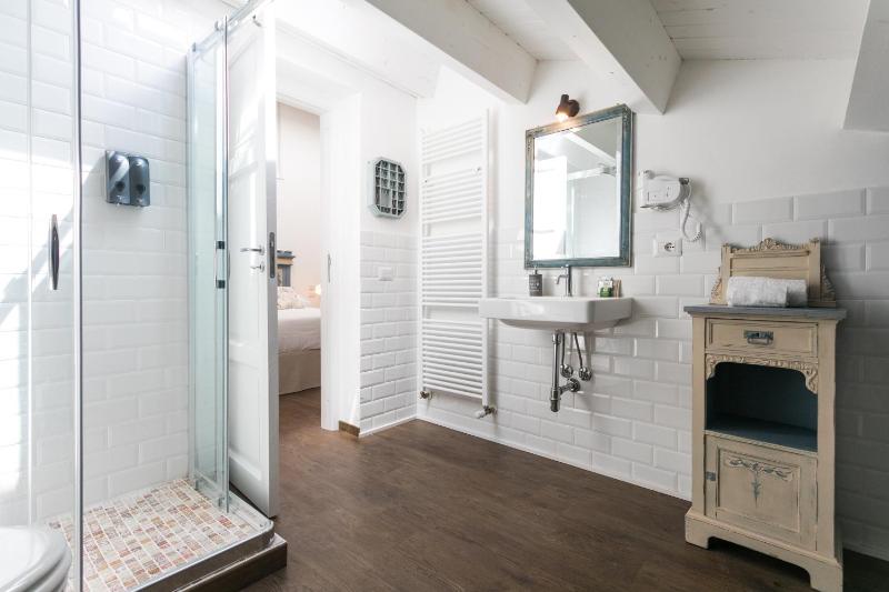 Double Room with Private Bathroom image 2