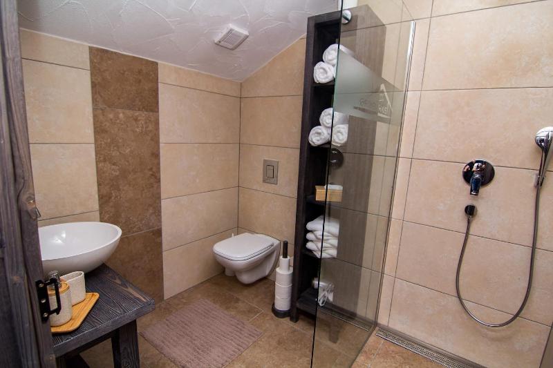 Apartment image 2
