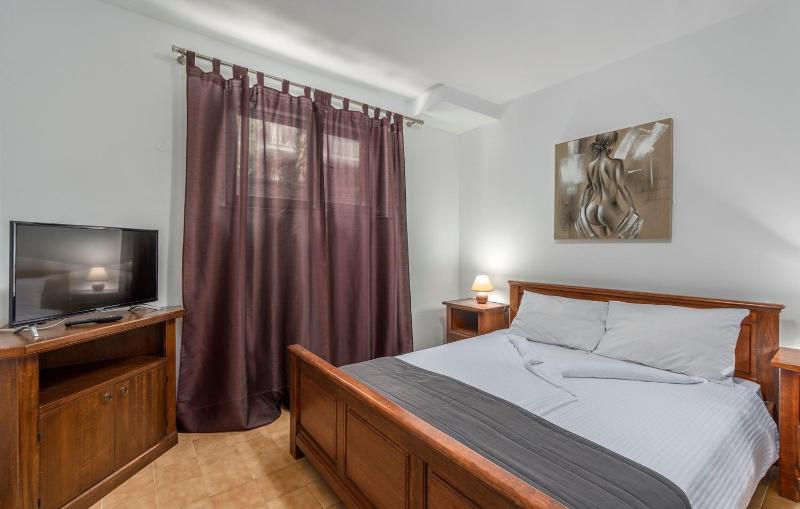 Standard Apartment image 2